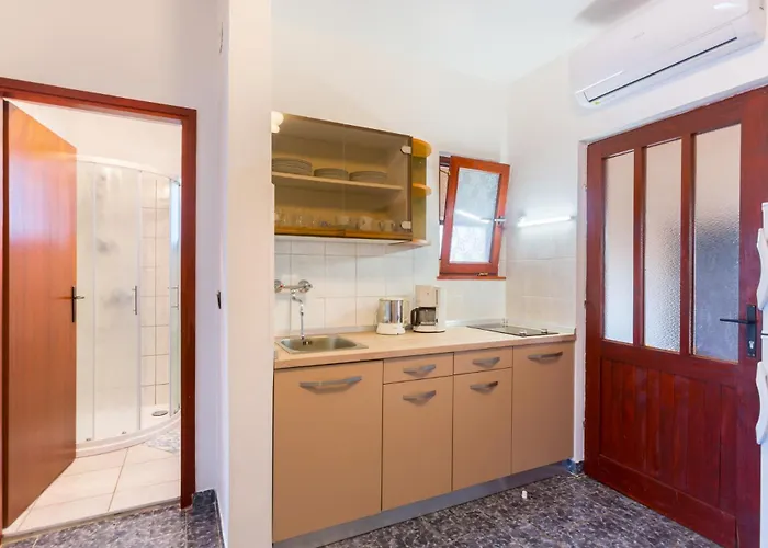 Aleksic - App Mali A2 - Mpolo * 메덜린