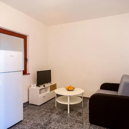 Aleksic - App Mali A2 - Mpolo Apartment